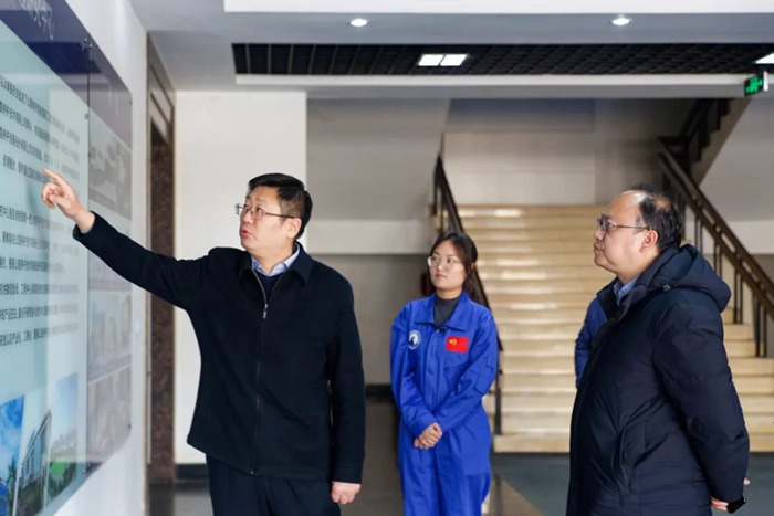 1b12f1bd-b69b-40ed-a05d-3df98feaad13