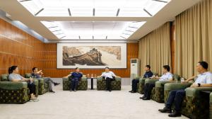 江苏新越集团与买球集团座谈交流